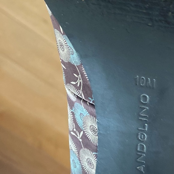 Banolino Flowered Heels - Picture 5 of 5